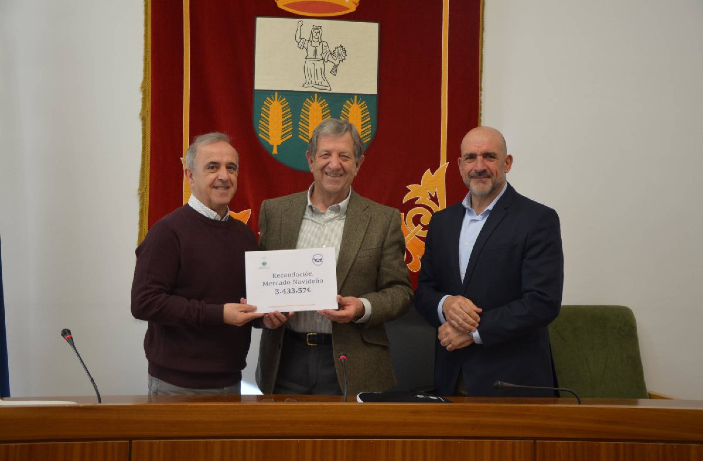 Villanueva de la Cañada entrega al Banco de Alimentos de Madrid 3.433 euros y 191 kilos de comida