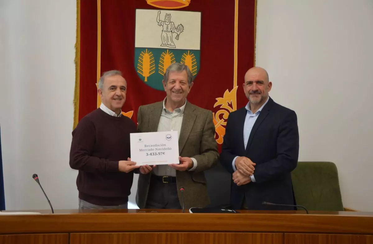 Villanueva de la Cañada entrega al Banco de Alimentos de Madrid 3.433 euros y 191 kilos de comida