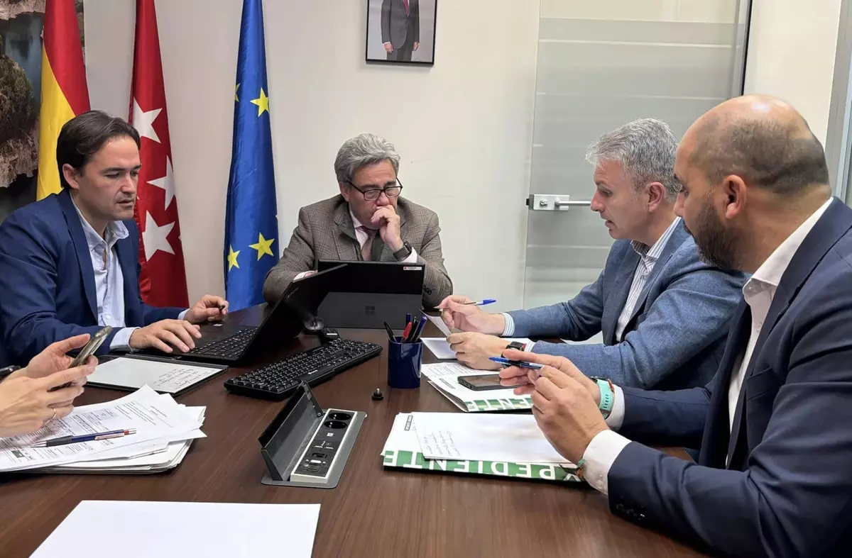 Reunión clave para agilizar proyectos en Villanueva del Pardillo que llevan años de retraso