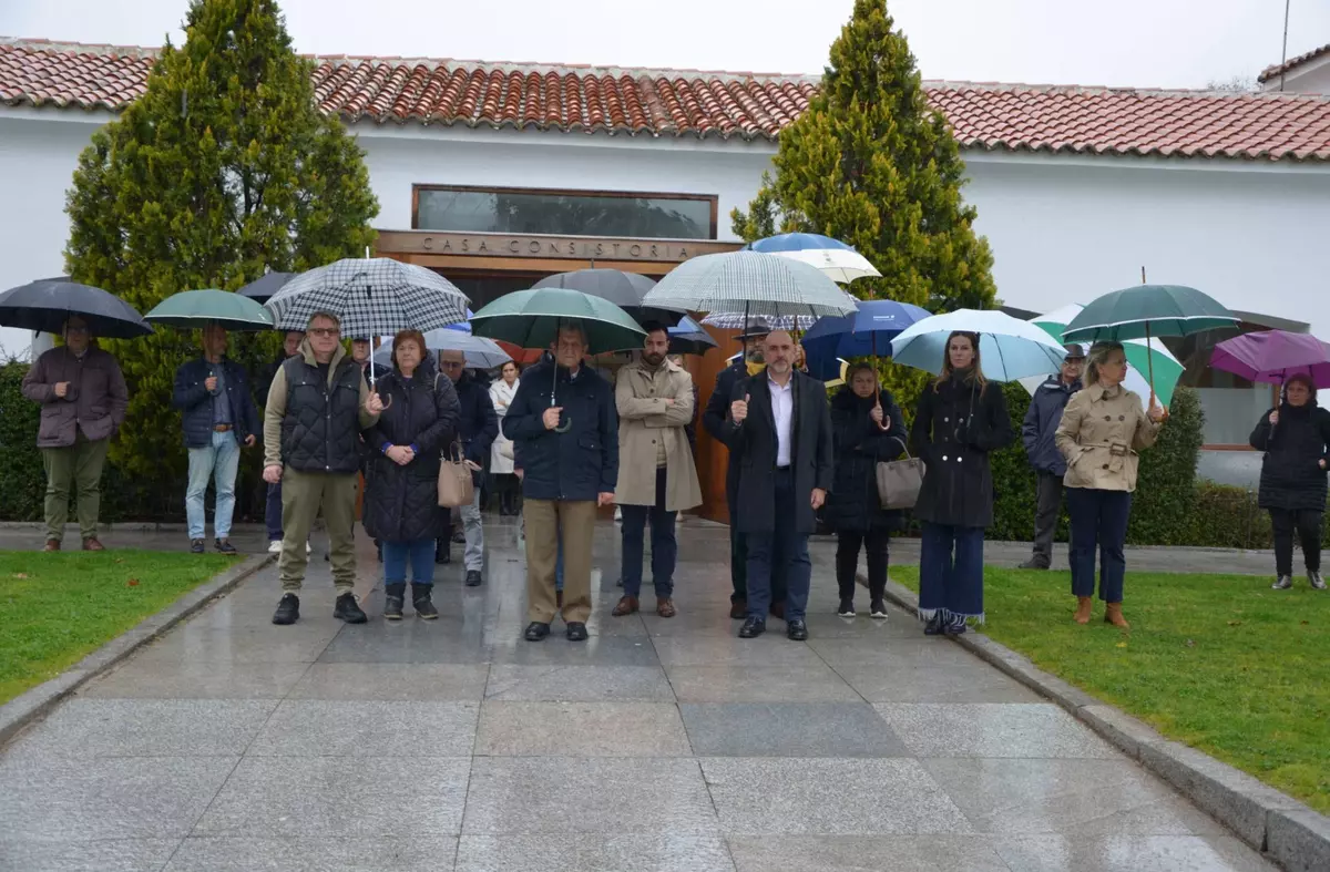 Minuto de silencio en Villanueva de la Cañada por el 21.º aniversario del 11M