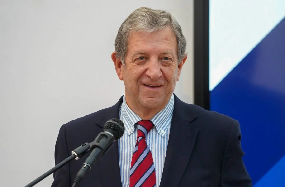 El alcalde de Villanueva de la Cañada, galardonado por su dedicación al servicio público desde 1979