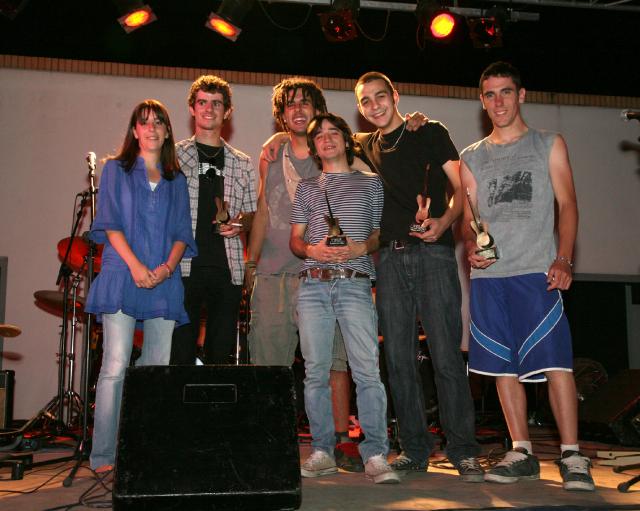 El grupo de música local "PERFIL" gana el IV Certamen "Tu noche jóven"