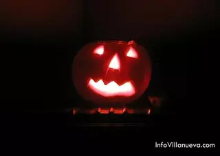 El club de lectura infantil de la biblioteca celebra Halloween