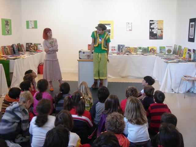 Escolares de primaria visitan la XXIV Muestra del Libro Infantil y Juvenil