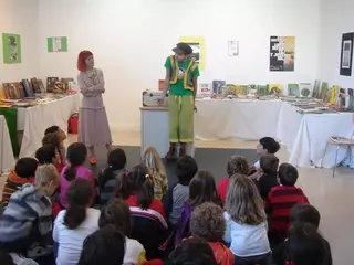 Escolares de primaria visitan la XXIV Muestra del Libro Infantil y Juvenil