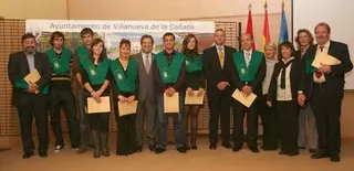 Homenaje a los titulados de la UAX becados por el Ayuntamiento