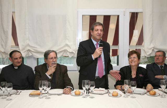 Los mayores celebran su tradicional comida de Navidad
