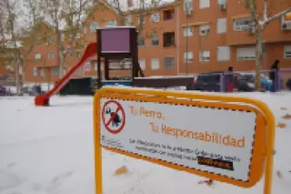 Comienzan a imponerse en Villanueva del Pardillo sanciones por no recoger los excrementos caninos