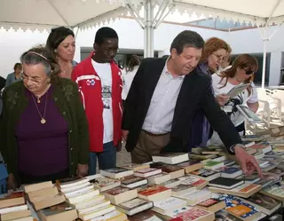 Se recaudan más de 1.200 euros en el Mercadillo de Libros