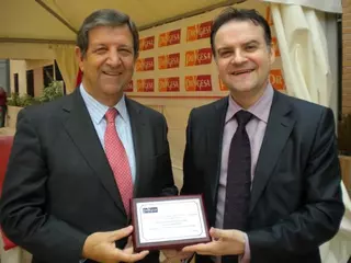 El Alcalde de Villanueva de la Cañada asiste a la entrega de 46 viviendas de protección