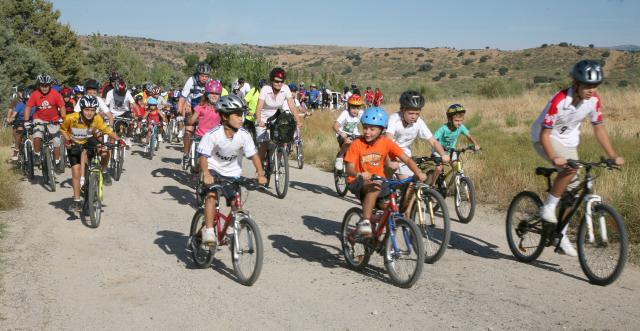 Cerca de 800 vecinos participaron en la XXIII Fiesta de la Bicicleta
