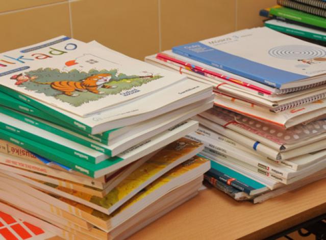 Ayudas para la compra de libros de texto curso 2010-2011. Presentación de solicitudes del 4 al 29 de Octubre