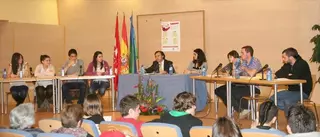 Los jóvenes del municipio debaten sobre la igualdad de oportunidades