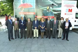 El Alcalde y la Directora General de Trabajo visitan el Emprebús