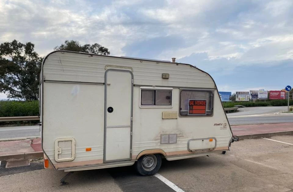 Vendo CARAVANA RALLY 382HK