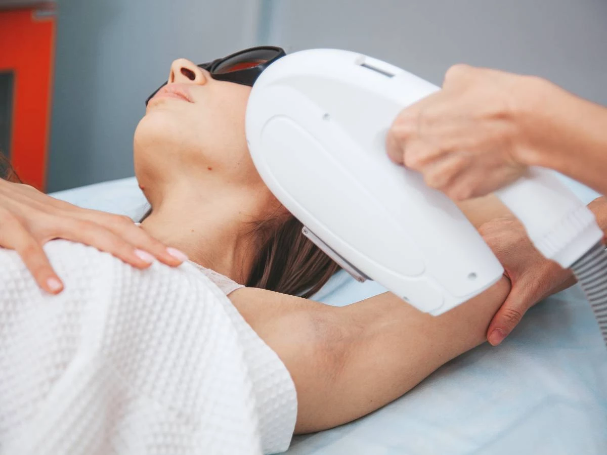 Depilación láser en AXILAS Gratis TODO EL AÑO en Dermasana