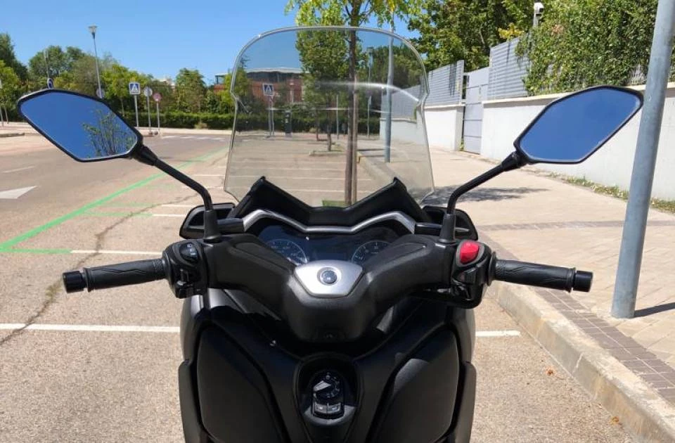 Yamaha X-Max 300